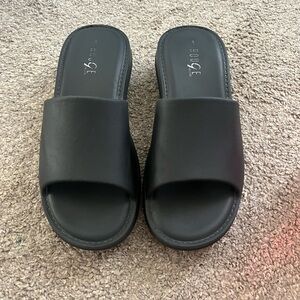Black Slide Sandals Wedged Slip Ons 2 inch heel size 8